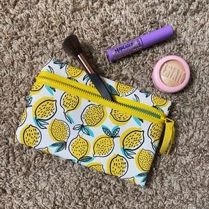Ipsy Lemon Zest Makeup Bag 🍋